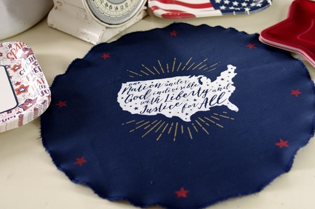 How-to-Make-Americana-Placemats-with-Chalk-Couture-3