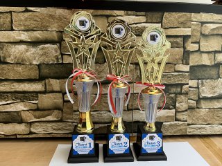 Piala Set Untuk Perlombaan