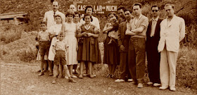 Los ajedrecistas Ribera, Albareda, Sánchez, Ridameya, Pere Puig y García-Orús con algunas de las esposas e hijos en 1956