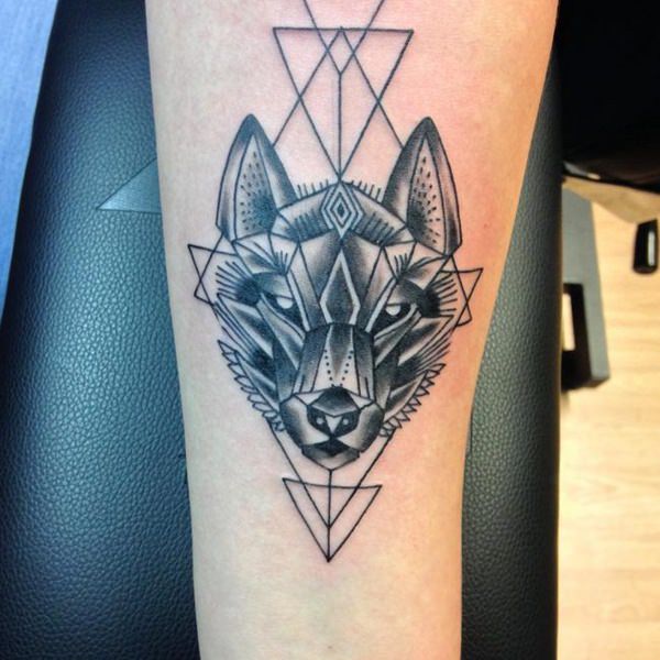 28 tatuagens de lobo para deixar vocês inspiradas