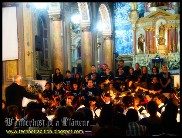 Coral e Orquestra da Basílica de Aparecida (Choir and Orchestra of the Basílica of Aparecida) presenting Christmas songs at Santuário Mariano Diocesano Nossa Senhora do Bom Sucesso (Roman Catholic Church)