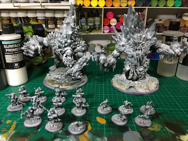 Priming Miniatures in Batches Photo