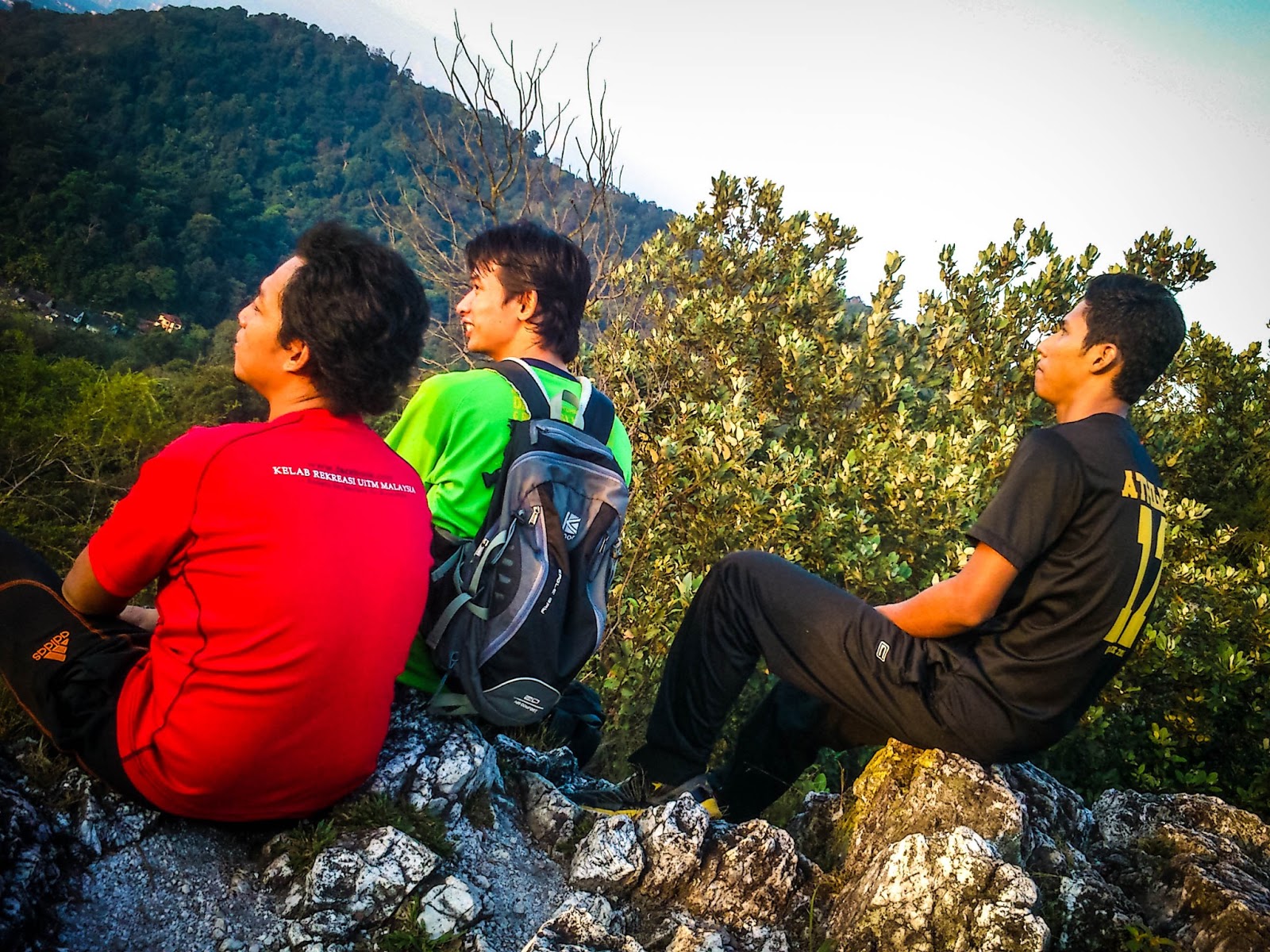 Budak Letrik: Tabur Hill Trekking / Menabur di Bukit Tabur