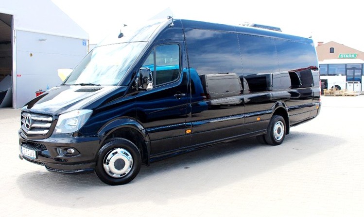 Long-term rental of minibuses with buy-back option in Europe