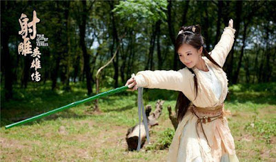 Huang Rong berlatih ilmu tongkat pemukul anjing
