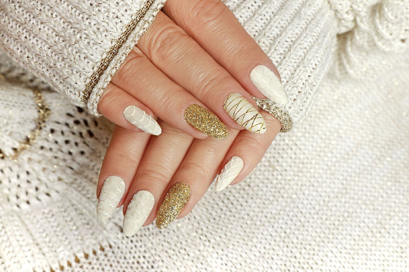 Dark French Tips Will Rule Winter Nail Art Trends