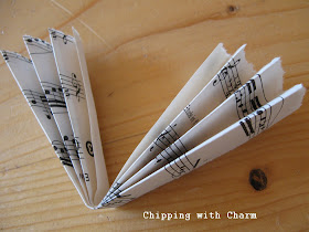 Chipping with Charm:  Clothes pin angel ornaments...http://www.chippingwithcharm.blogspot.com/