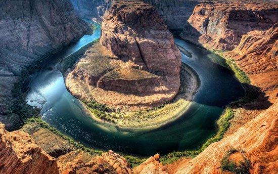 Colorado Nehrinde Kayalık