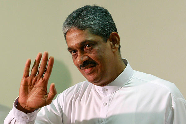 நாட்டின் எதிர்காலம் குறித்து சிந்தித்து அர்ப்பணிப்புகளை முன்னெடுப்பேன்.