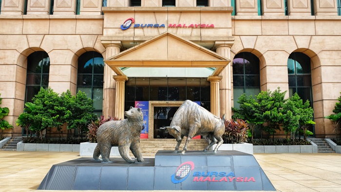 Bursa Saham Malaysia Bear and Bull Statues