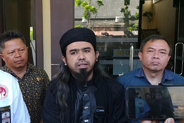 Gus Samsudin Laporkan Pesulap Merah ke Polisi