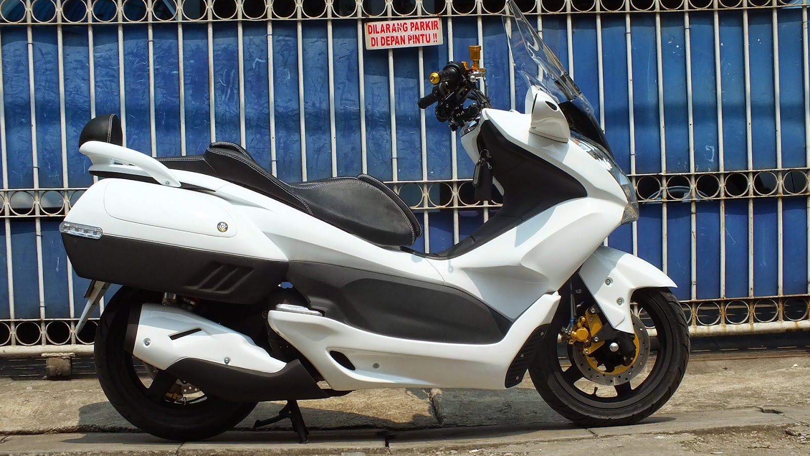 Bengkel Modifikasi Motor Honda Pcx  OTOMOTIF