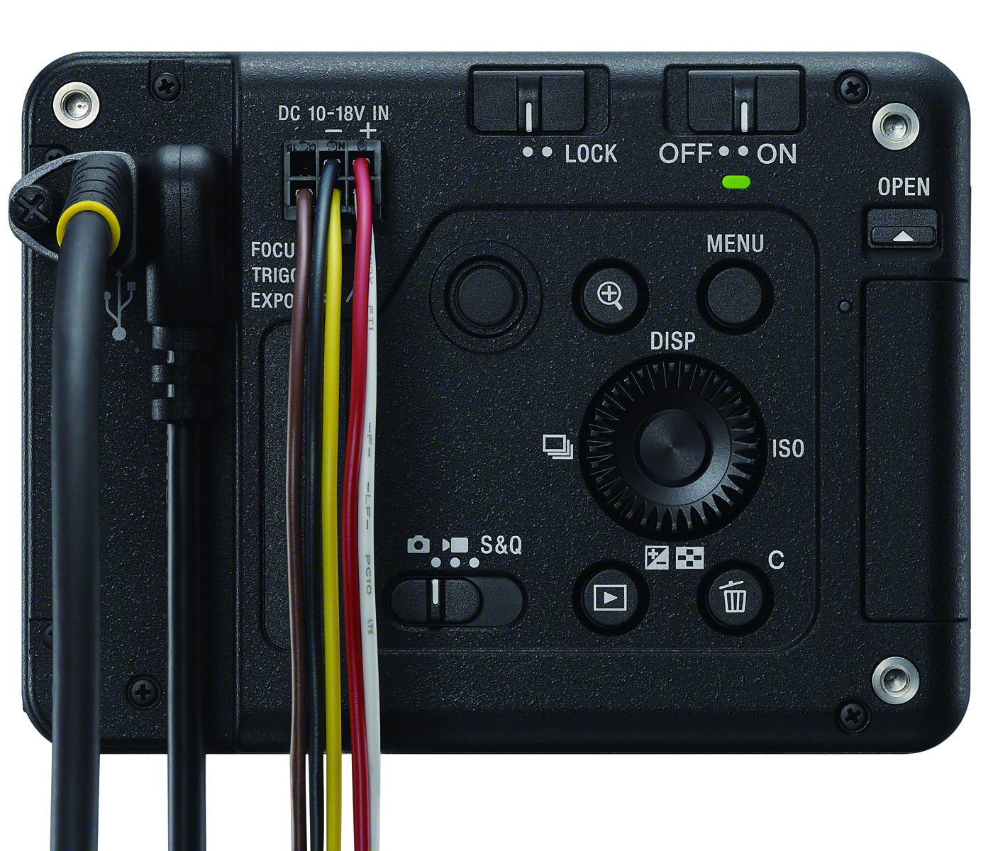 К камере Sony ILX-LR1 подключены кабели питания и управления