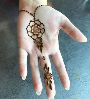 Palm Mehndi design Simple