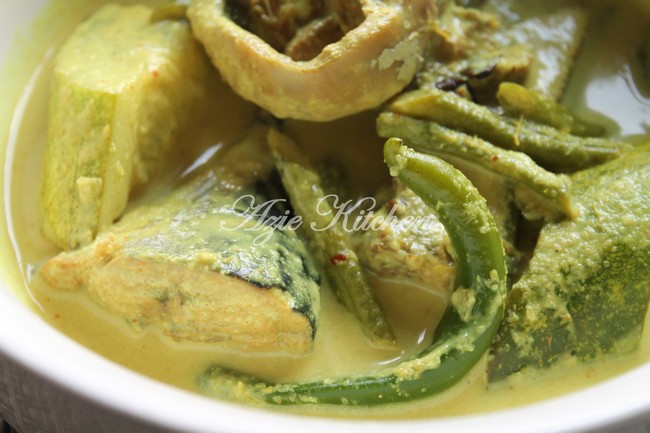 Gulai Kuning Nasi Berlauk Kelantan - Azie Kitchen
