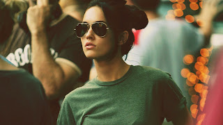 Megan Fox with Sunglasses Retro Style Photo HD Wallpaper