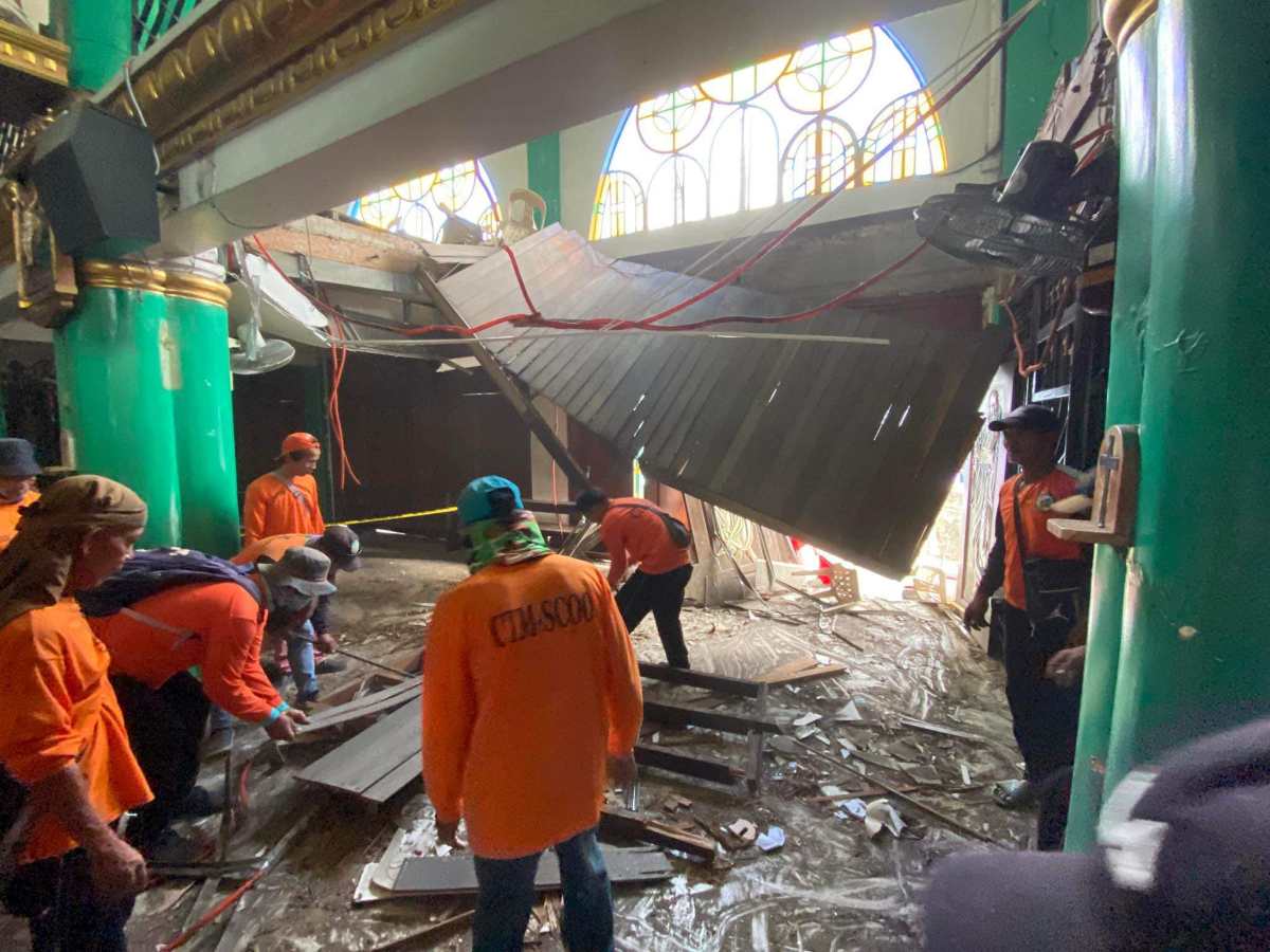 44 hurt after 2nd floor of Bulacan church collapses on Ash Wednesday