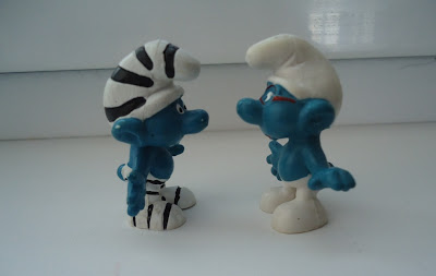 Brainy Red Glasses Smurf Figure and Prisoner Smurf Figure Schtroumpfe Schlumpf Puffi