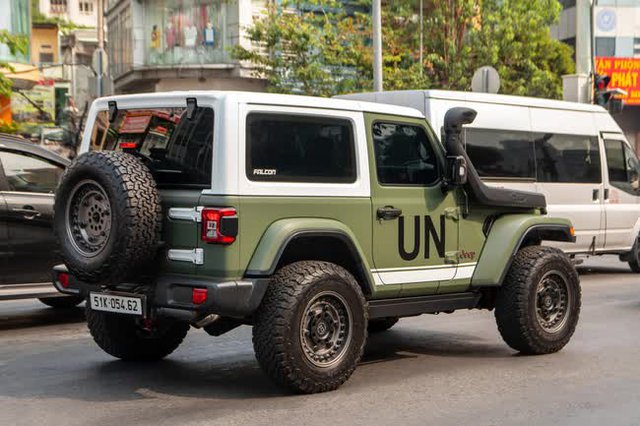Tậu thêm Jeep mới chỉ khác màu, ông Đặng Lê Nguyên Vũ nói siêu xe chỉ để đi cho vui thôi - <a href=