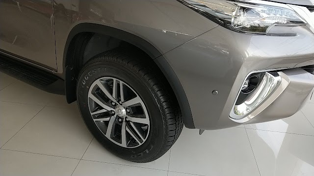 All New FORTUNER 2.4L 4x2V AT | Interior And Exterior