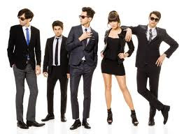 Cobra Starship You Make Me Feel Letra Traducida