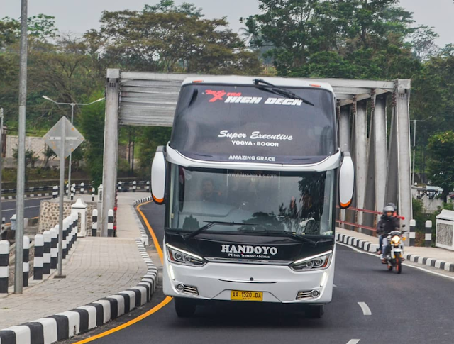 BUS MALANG JOGJA