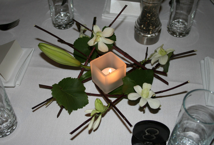 Wedding Cake Flowers Table Settings