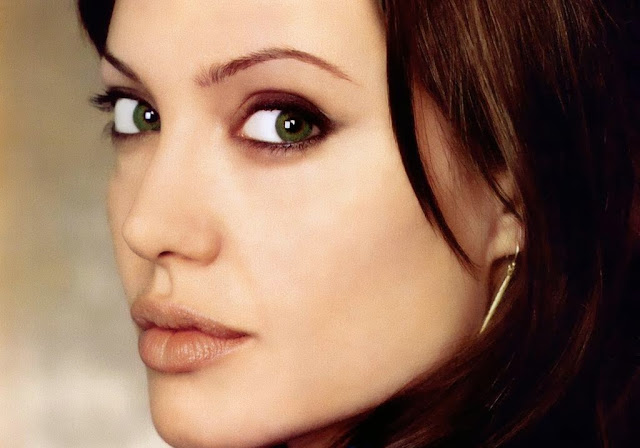 Angelina Jolie HD Wallpapers Free Download