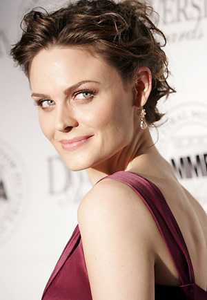 According to Popeater Emily Deschanel has tied the knot with nowhubby