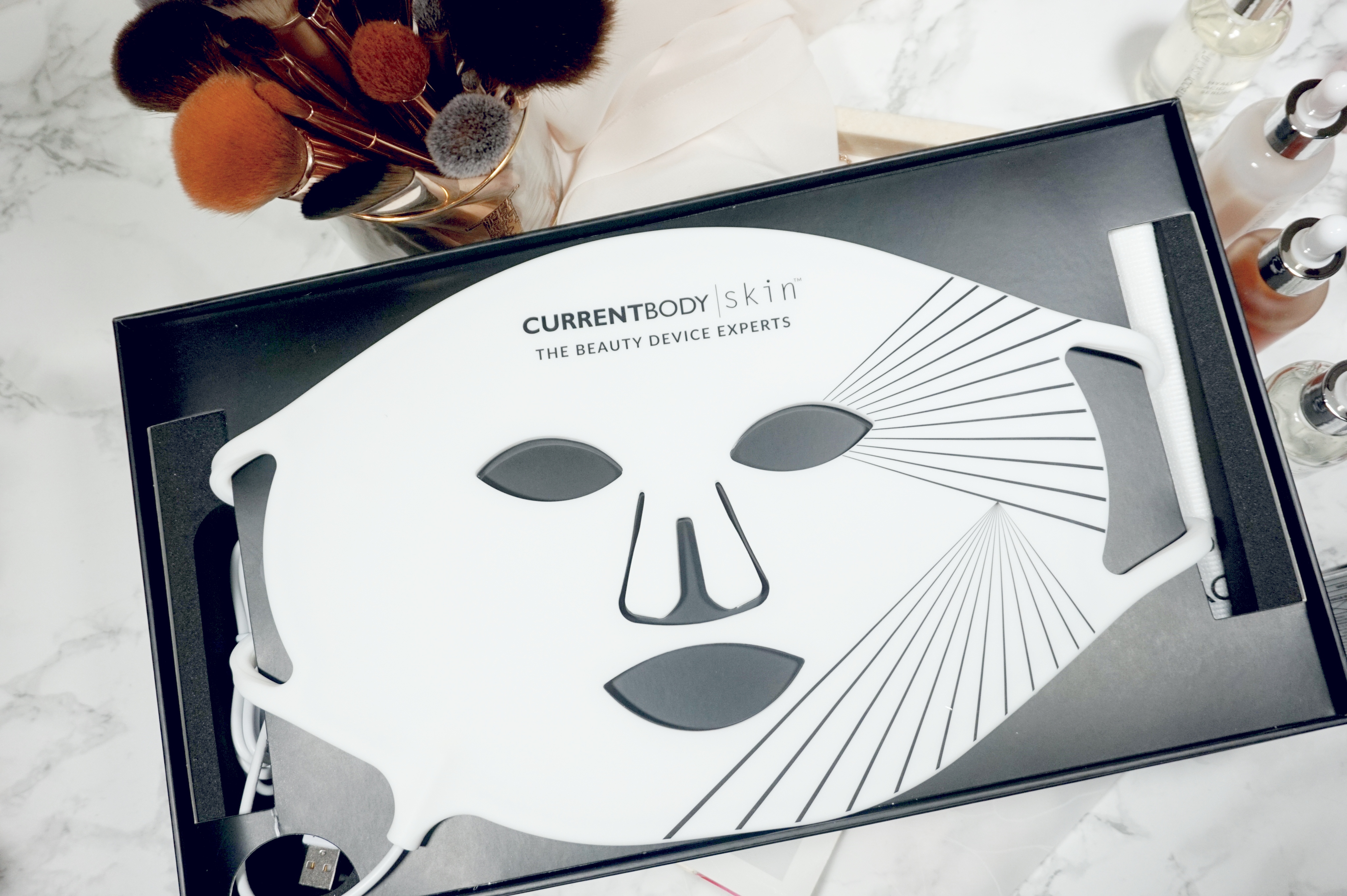 CurrentBody Skin LED Light Therapy Mask Review