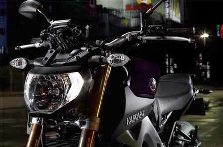 Gambar Motor Yamaha  MT  09 Moge  Naked Bertampang Sangar 