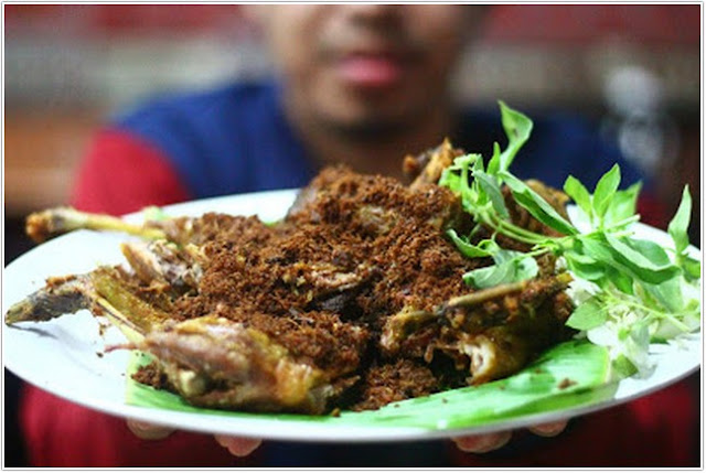 Bebek Ole Olang;10 Tempat Kuliner Populer di Madura;