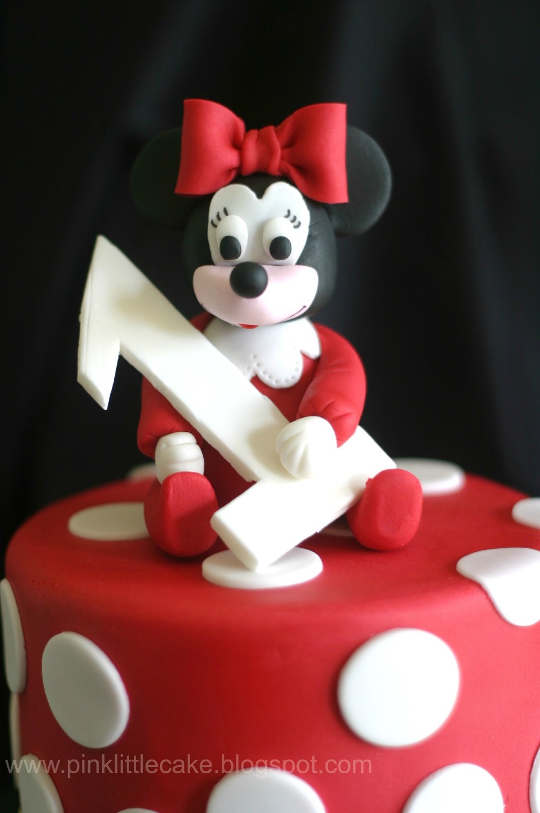 My Pink Little Cake Minnie Mouse With Red Pj S 1st Birthday Cake