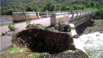 Jembatan Nyaris Putus, Warga Desa Bala Minta Diperbaiki Cepat