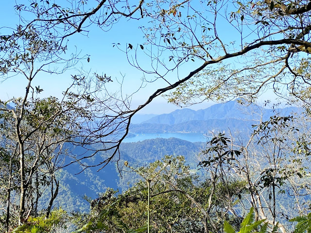 往過坑山展望大尖山、日月潭