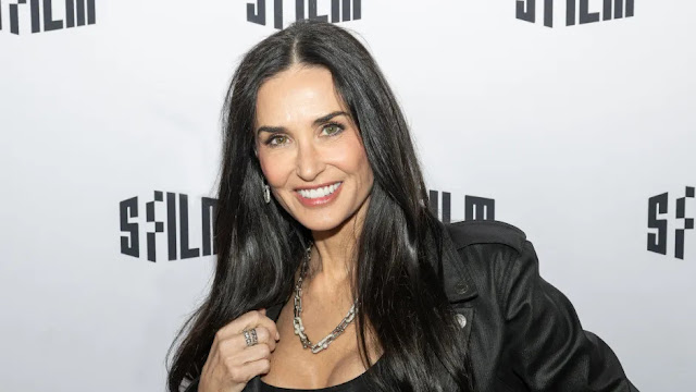 Demi-Moore-Embraces-Single-Life