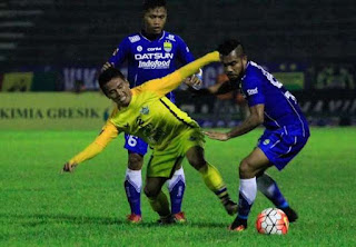 Agen Bola - Persegres Gresik United 2-1 Persib Bandung