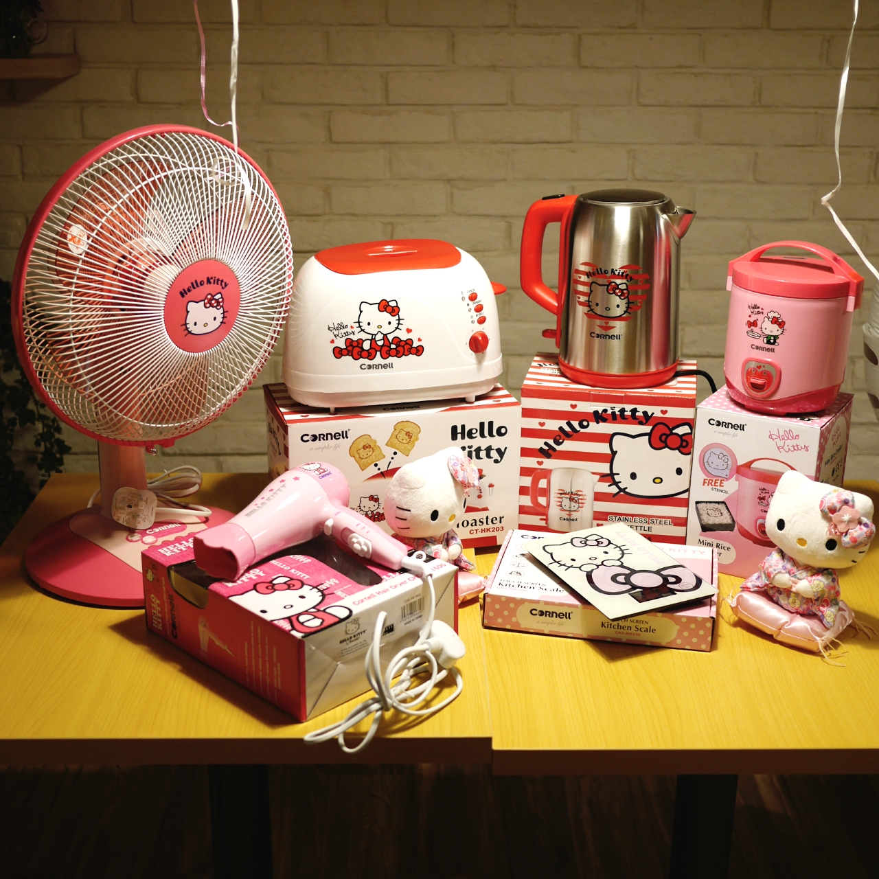 MightyFoodie: Cornell's Brand New Hello Kitty Rice Cooker & More!