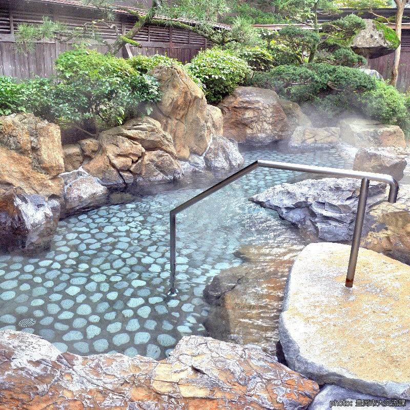 鴻之湯 治癒白鸛腳傷的傳說溫泉池庭園露天風呂景觀超美 Tokyo Taipei