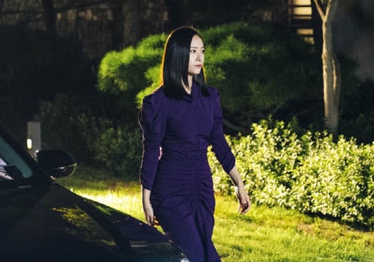 Penampilan Krystal f(x) Berubah Drastis Pada Drama "The Player"