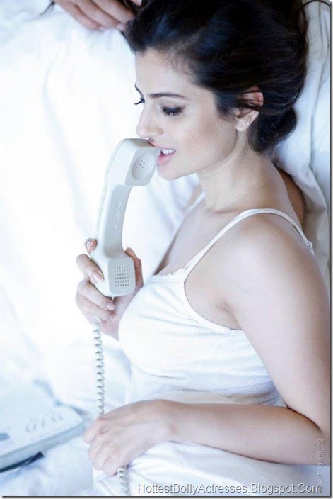 Amisha Patel Hot Photo Shoot 1