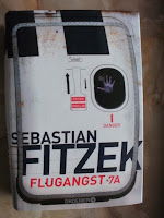 https://www.amazon.de/Flugangst-7A-Psychothriller-Sebastian-Fitzek/dp/3426199211/ref=sr_1_1?s=books&ie=UTF8&qid=1509450097&sr=1-1&keywords=flugangst+7a