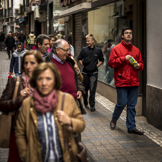 calles, Sevilla, foto callejera, street photography, diciembre, navidad