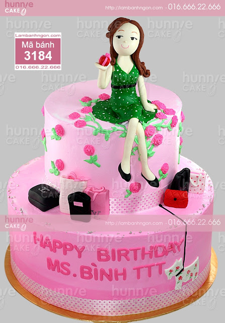 Bánh gato sinh nhật đẹp ấn tượng hai tầng tông hồng nặn 3D fondant hình cô gái tặng vợ yêu