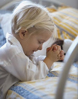 look at me, a child praying