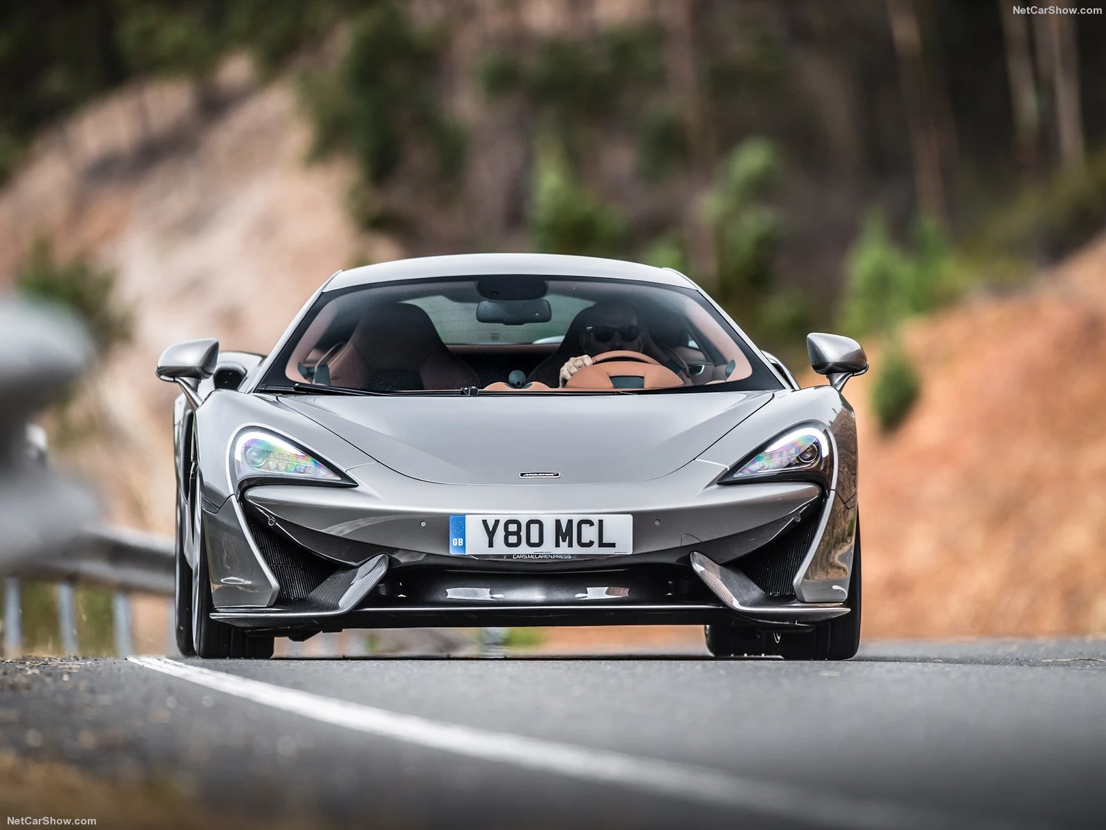 Hình ảnh siêu xe McLaren 570S Coupe 2016 & nội ngoại thất