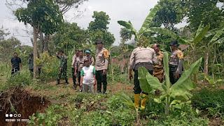 Terima Laporan Tanah Longsor di Desa Bareng , Kapolres Ponorogo Bersama jajaran Tinjau Lokasi Bencana