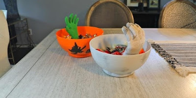 Moving Monster Hand Robot Candy Bowls Haloween Party Prop Decoration