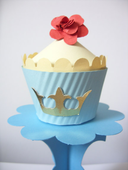 ideas for royal wedding cupcakes. royal wedding tea party ideas.