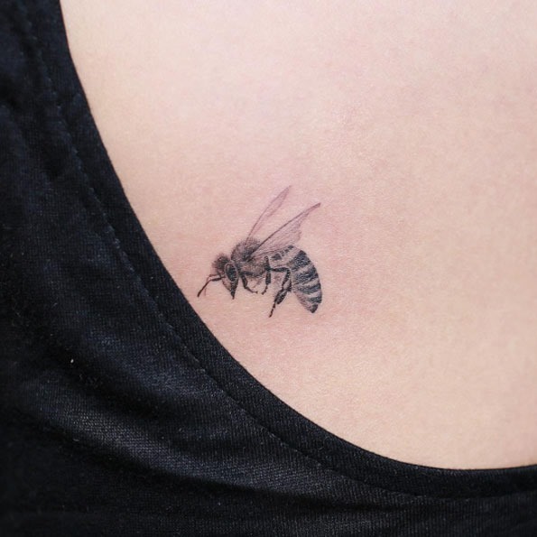 Este blackwork abelha